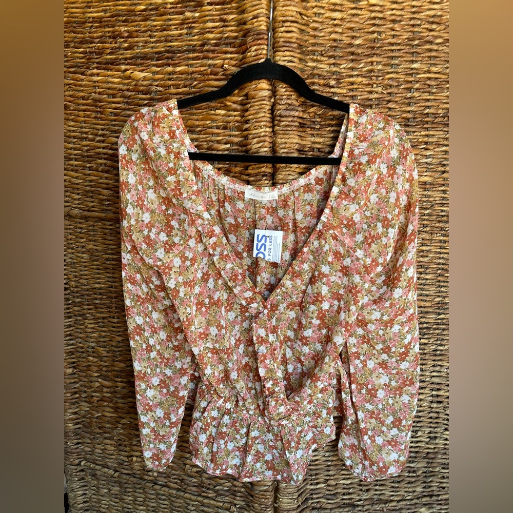 Slightly sheer crop top flower blouse